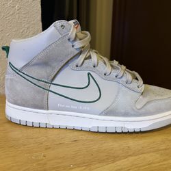 Used NIKE DUNK HIGH SE