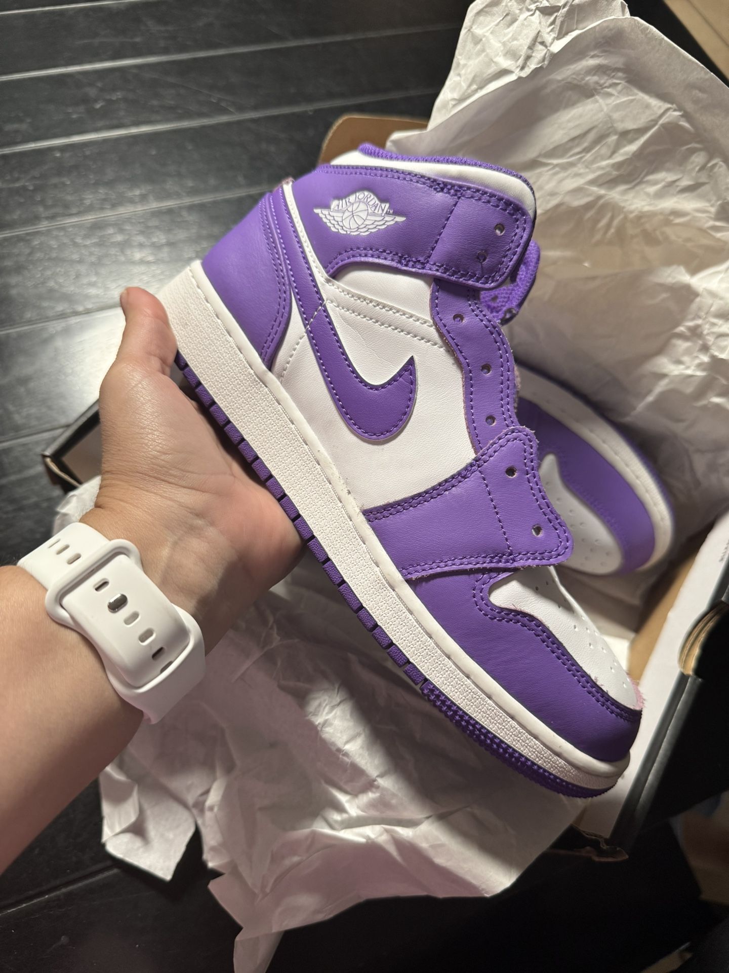 Jordan 1 MID