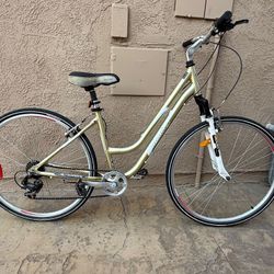 Infinity Schwinn Style Hybrid Road Touring Bike Shimano Tourney Super Light  This bike is fully tuned, dialed in and ready to ride, it does not need a