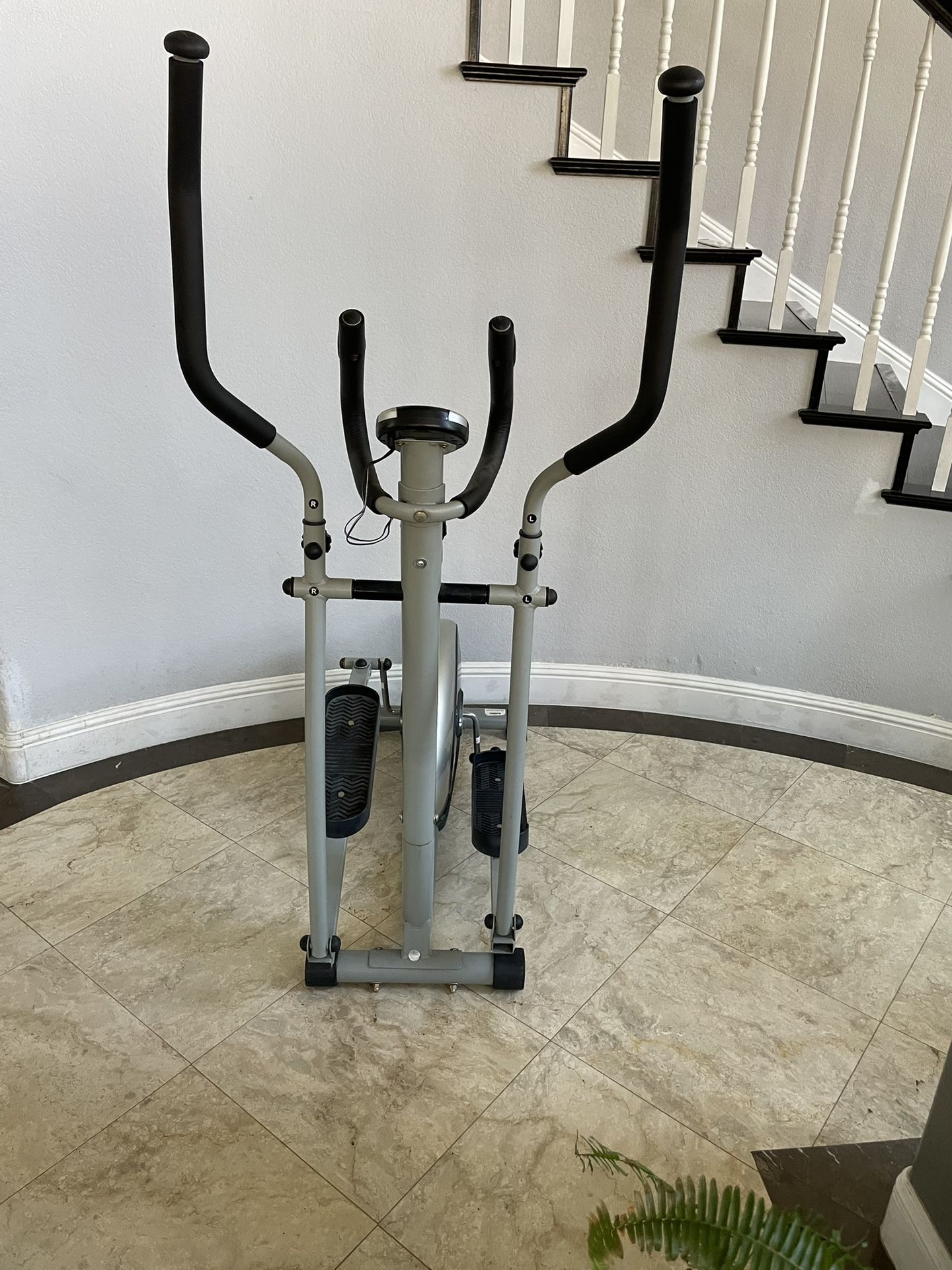 Sunny SF-E906 Magnetic Elliptical Trainer Grey