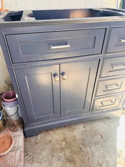 Free Bathroom vanity