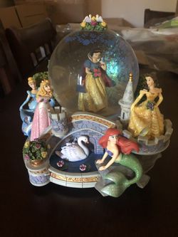Rare Disney Princess Snow Globe