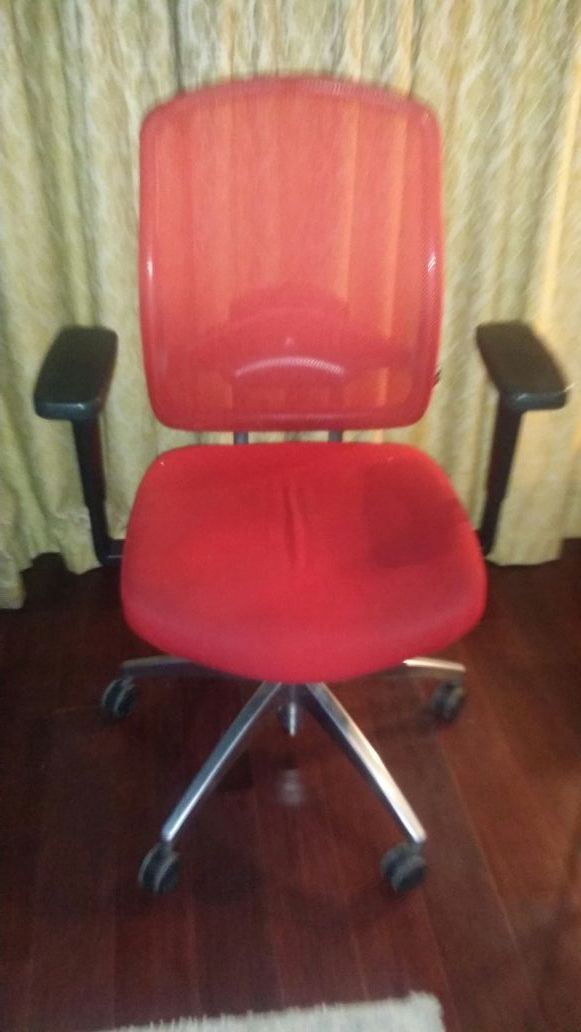 Topstar Red mesh Office Chair