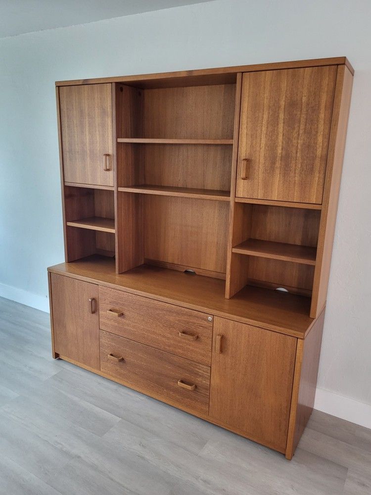 Wood Desk/entertainment