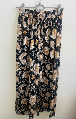 Wide leg pants