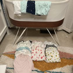 Snoo Bassinet And Accessories