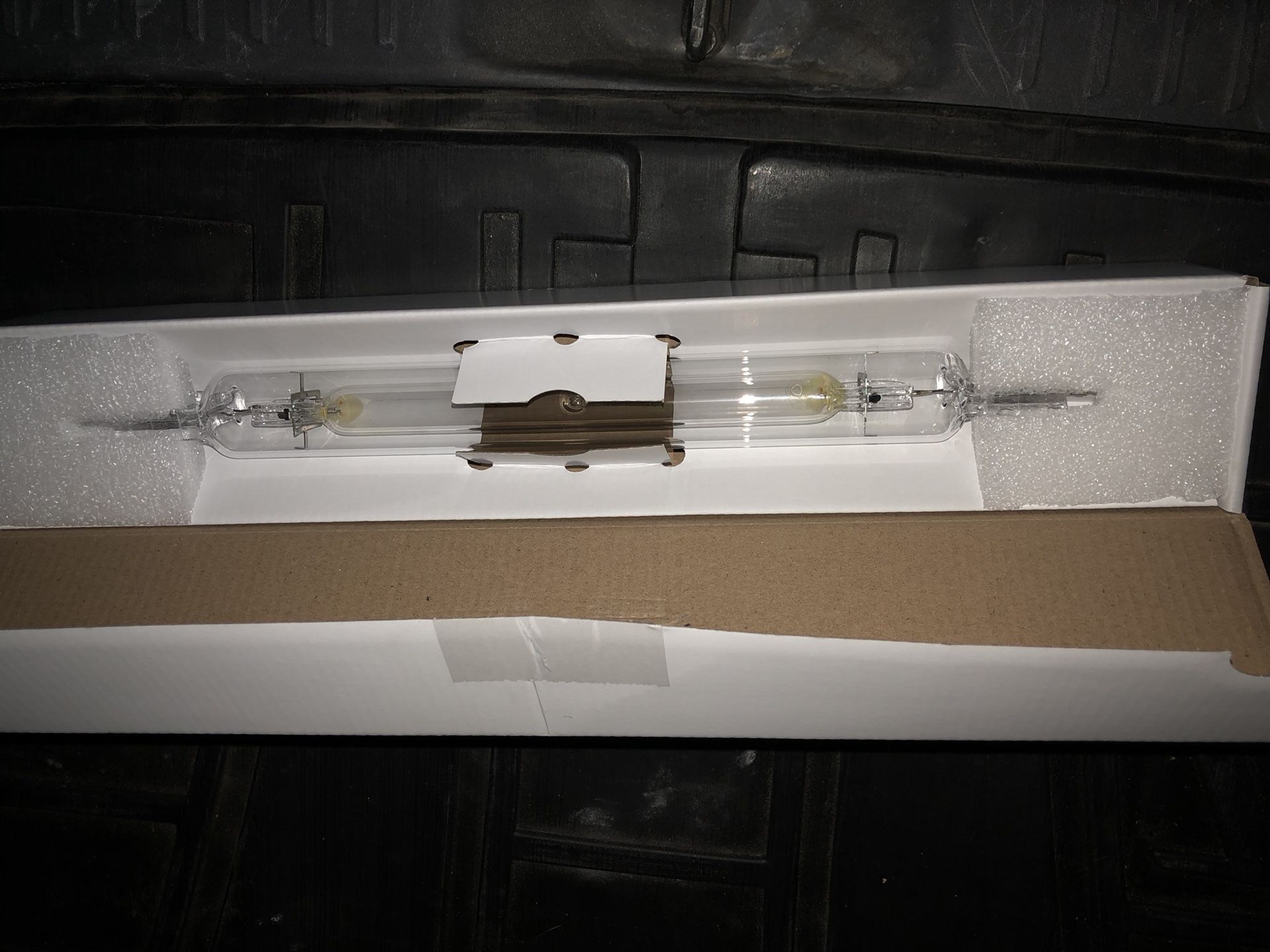 Gavita replacement bulbs 1000w MH and HPS available