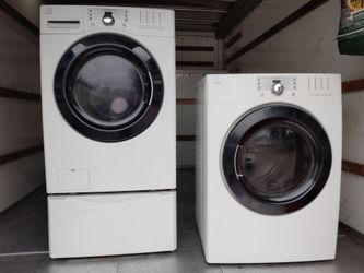 Kenmore Elite Washer & Dryer Set w/ Pedestals – $550 OBO 🔥