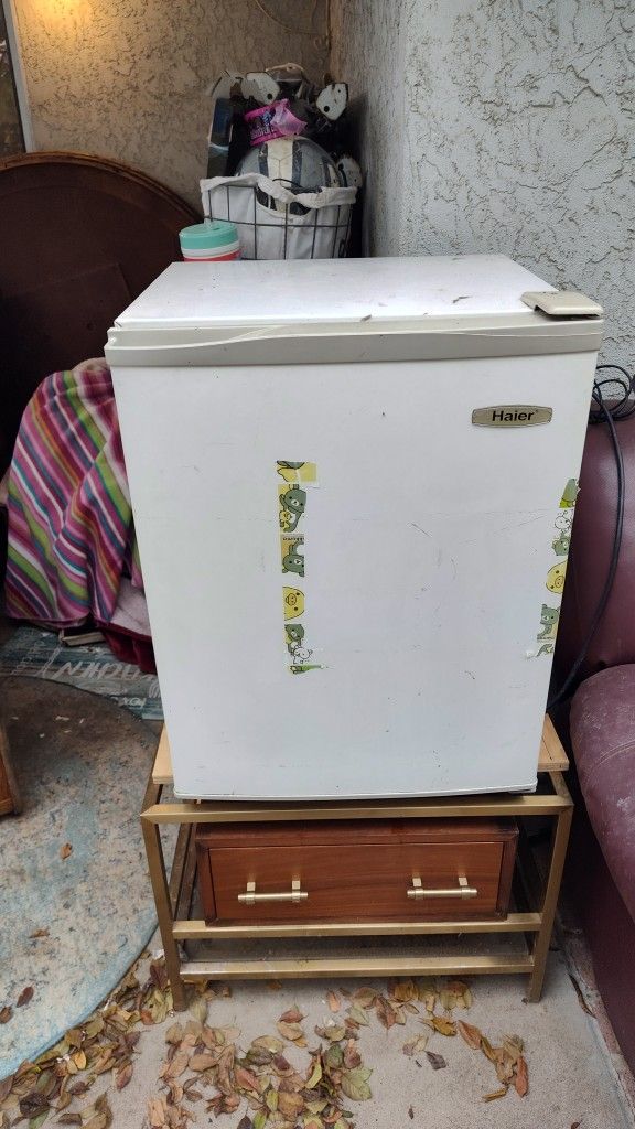 Haier Mini Fridge