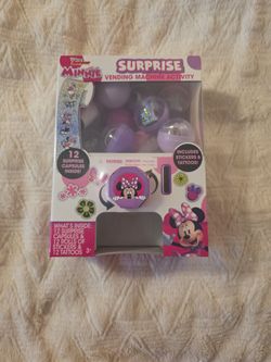 Minnie Mouse Surprise Vending Machine 