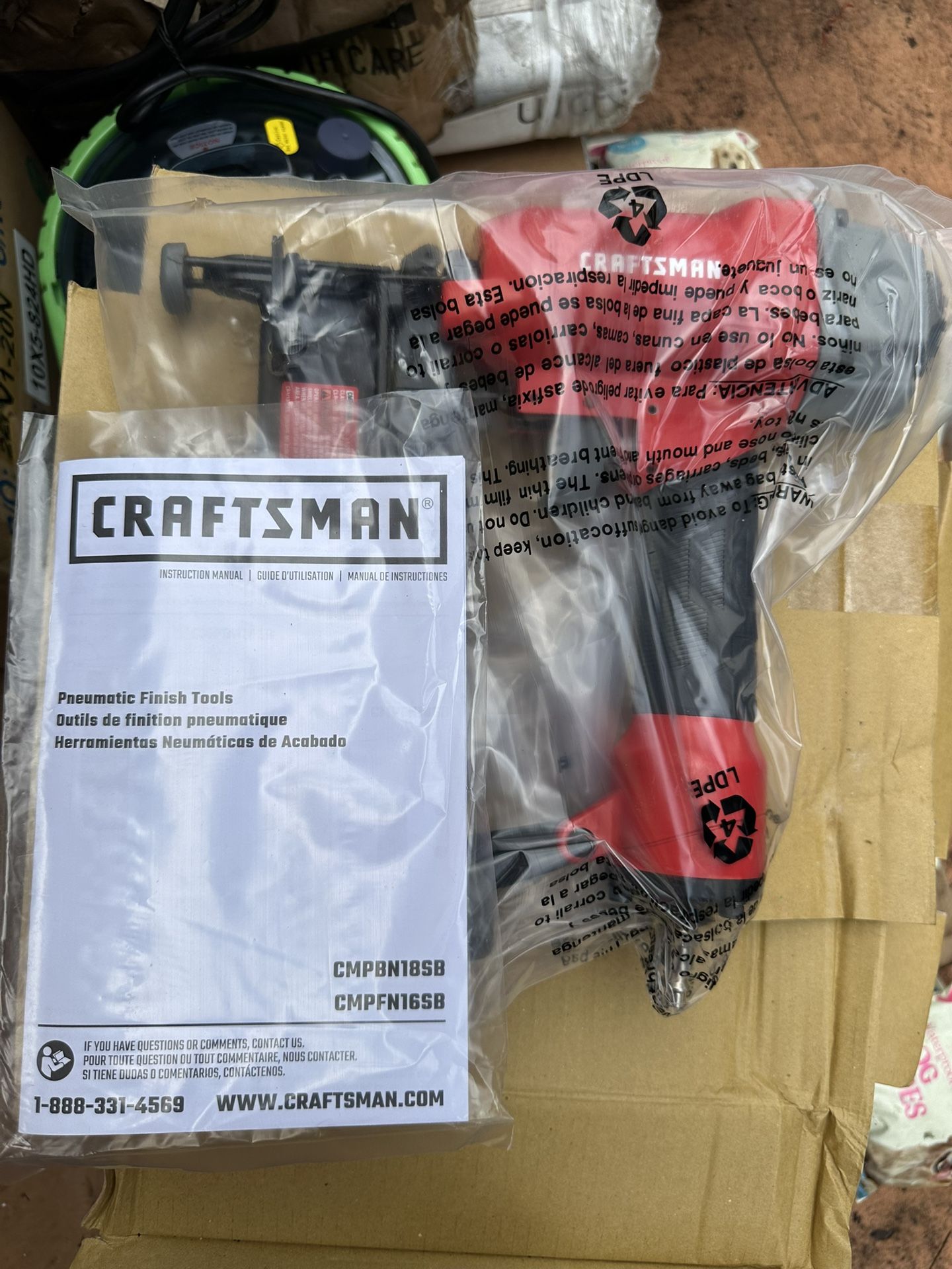 NEW CRAFTSMAN Finish Nailer, 16GA, Oil Free Pump, Pneumatic (CMPFN16K)