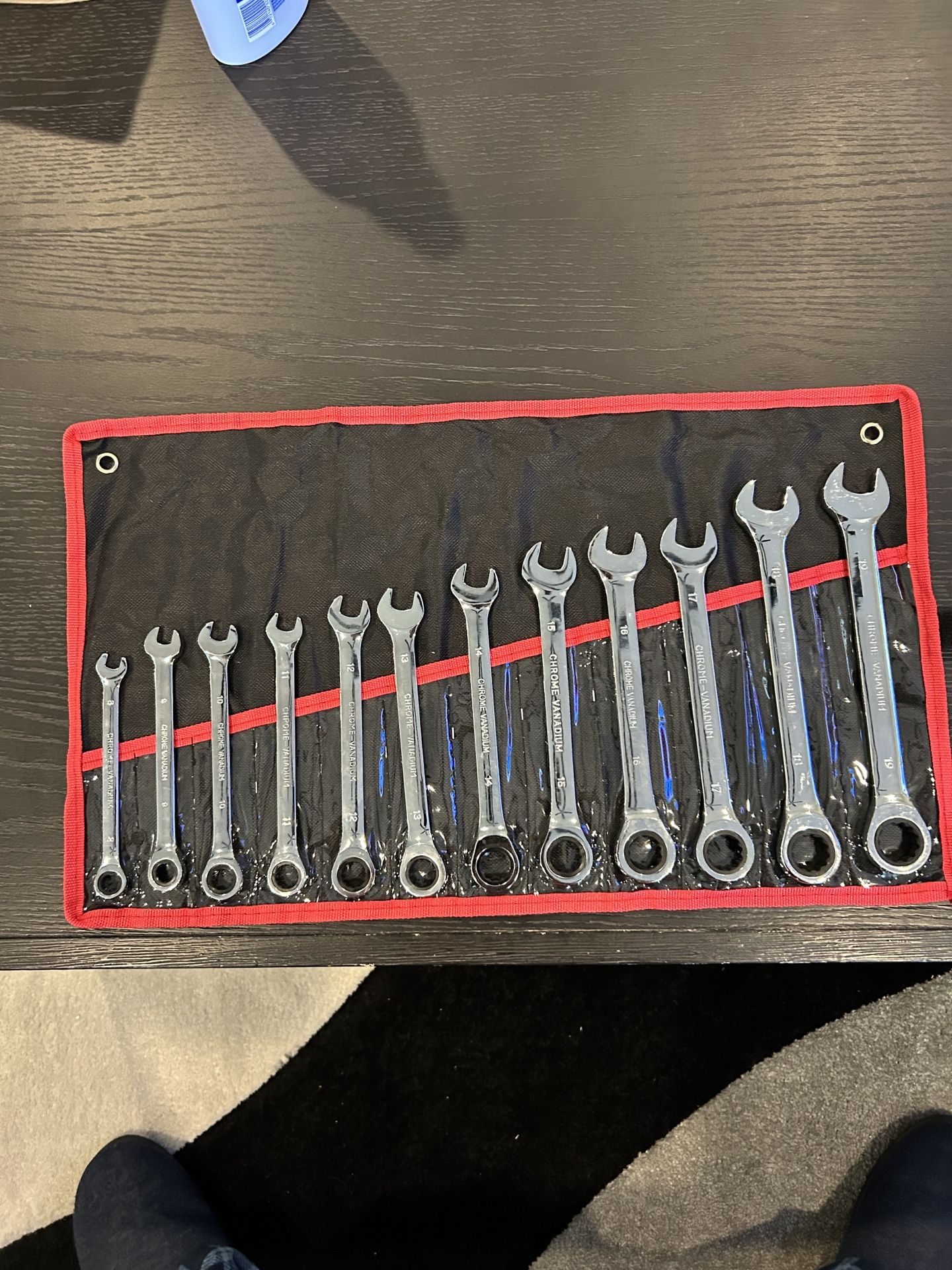 12 Piece Metric Ratchet Combination Wrenches With Storage Bag.