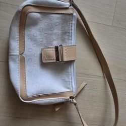 Guess Beige And White Bag
