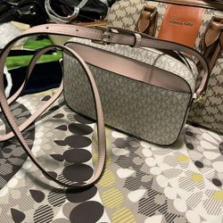 New Michael Kors, Purse   Crossbody Medium Size