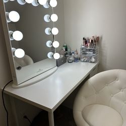 Impressions Vanity Mirror/ Desk/Chair