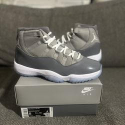 Cool Grey 11s Size: 8