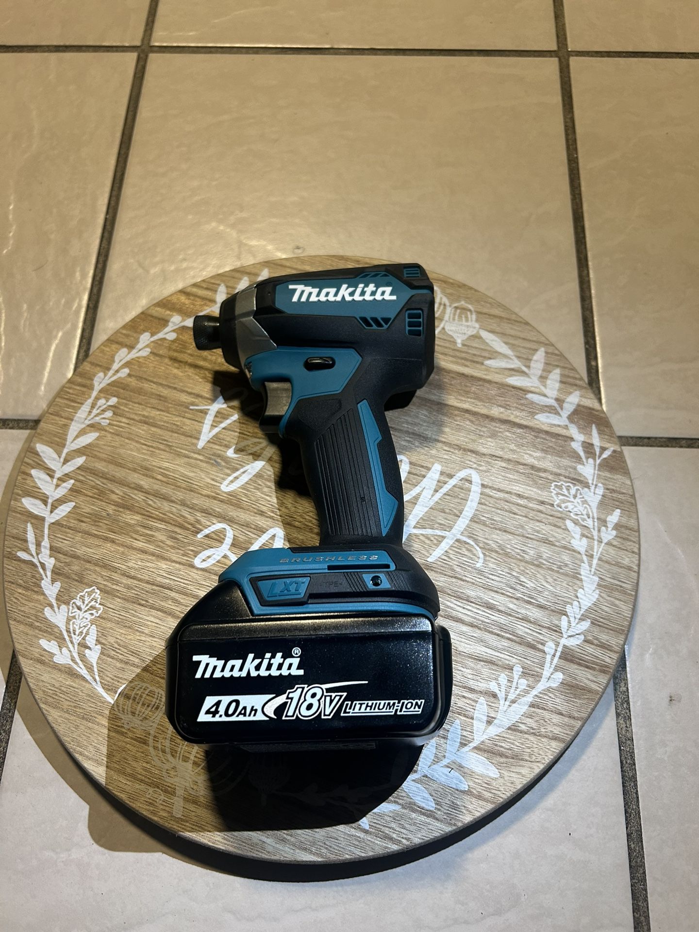 Makita  Dril 