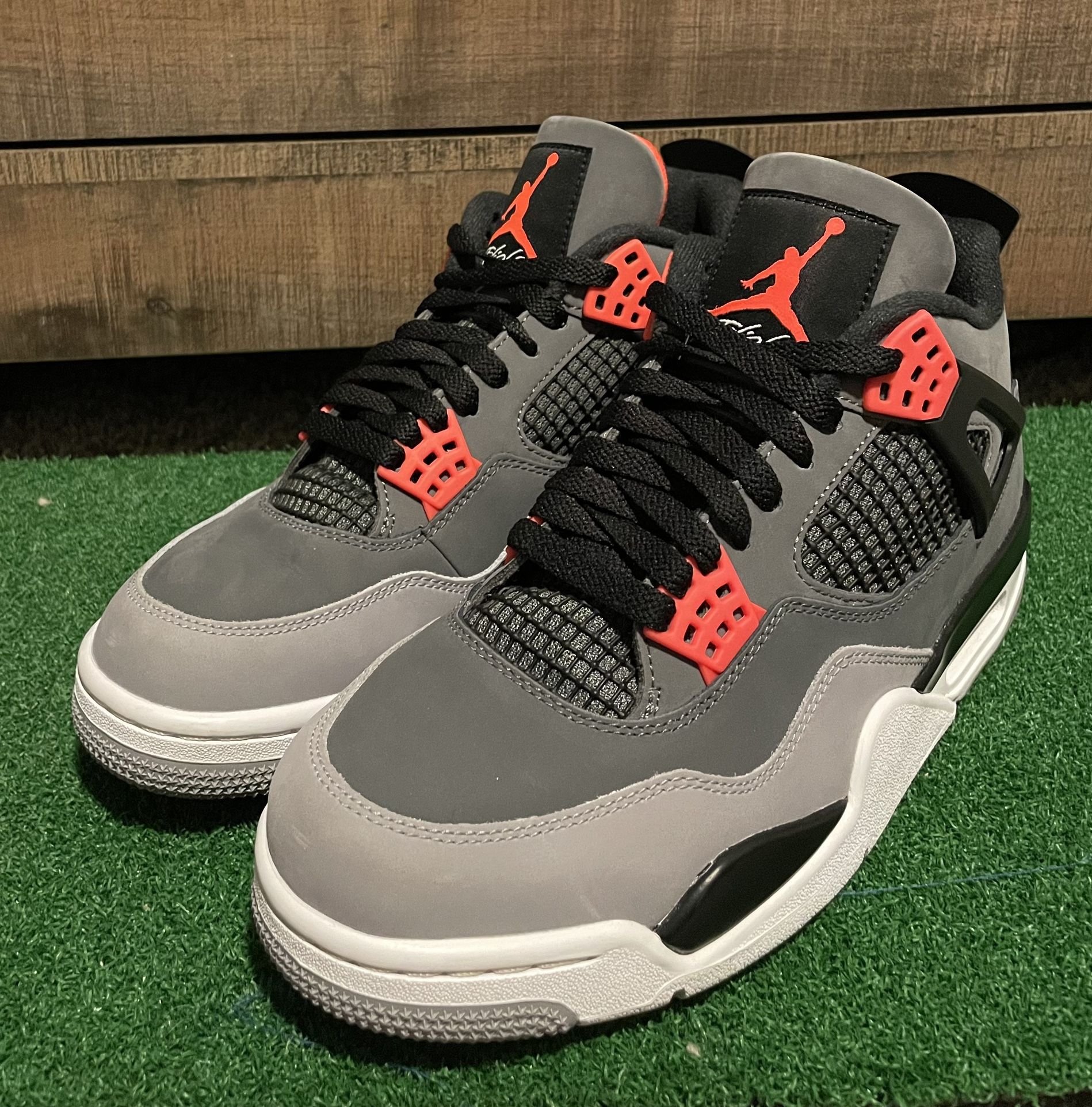 Air Jordan 4 Retro ‘Infrared’