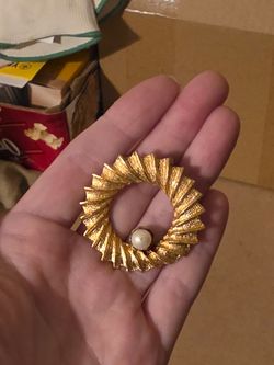 Gold-Tone Faux Pearl Brooch