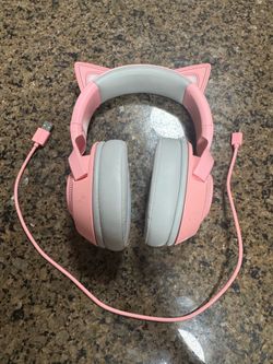 Razer Kraken BT Kitty Edition: Bluetooth 5.0-40ms Low Latency Connection - Custom-Tuned 40mm Drivers - Beamforming Microphone - Powered Chroma - Quart