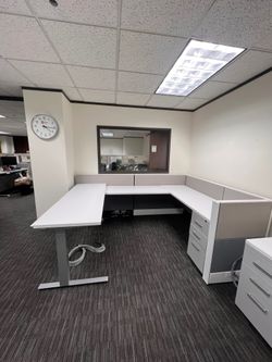 Ethospace 6’x8’x39” Manager Station with HAT table and Ped