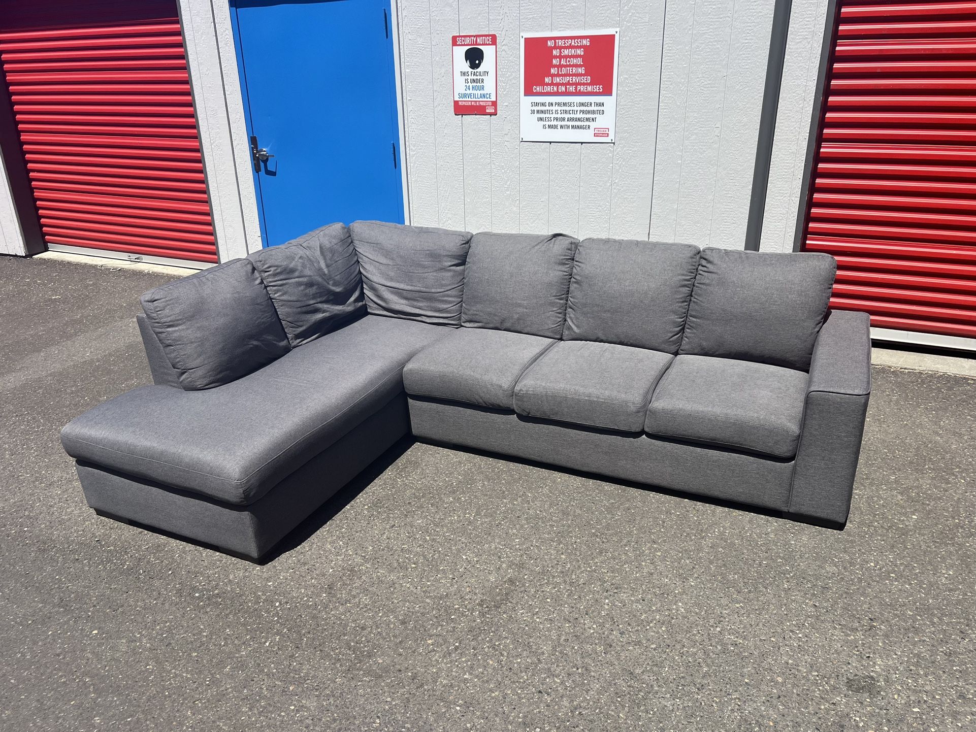 *FREE DELIVERY* Like New Sectional Sofa + Chaise