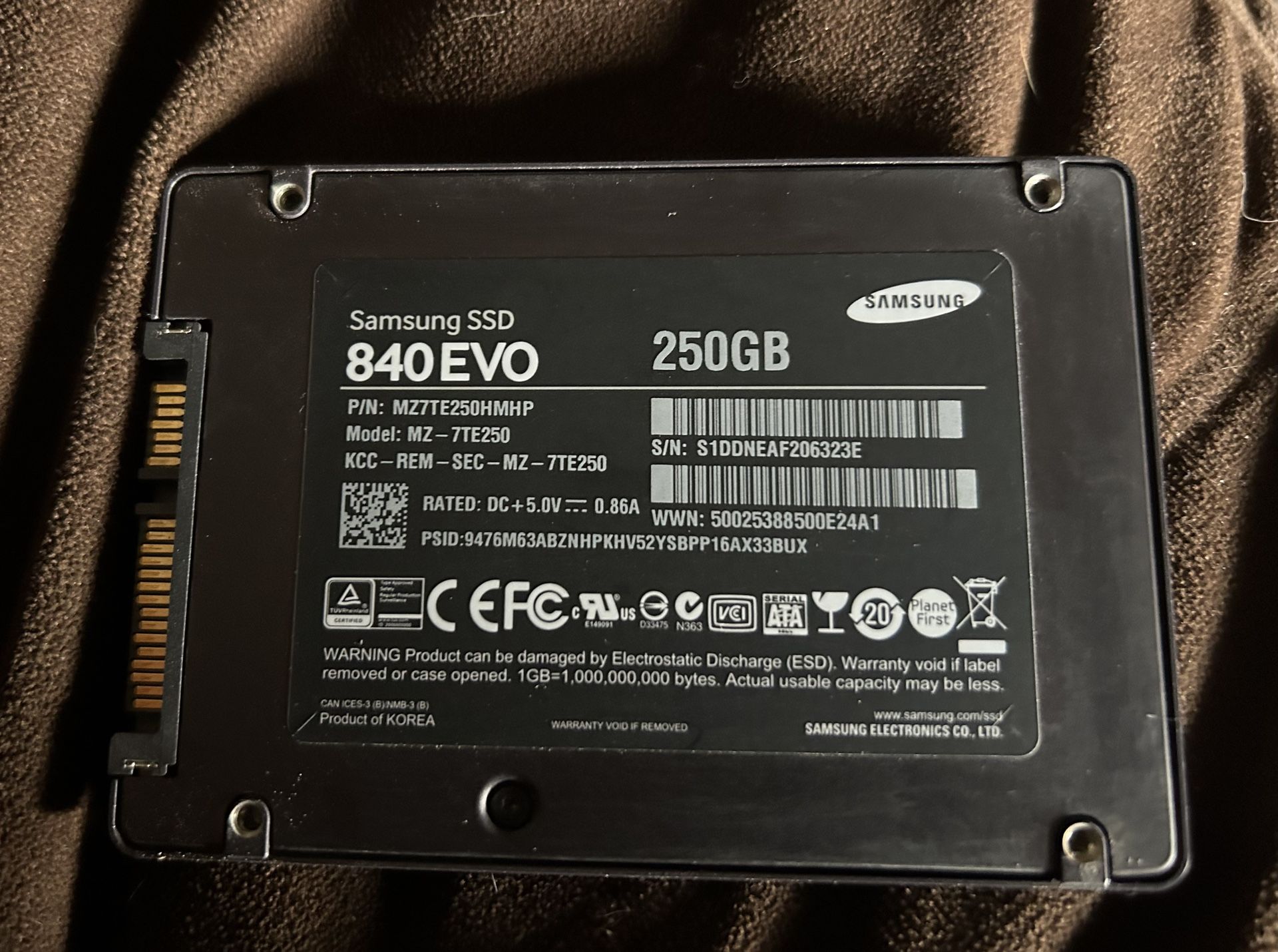 SAMSUNG 250GB 2.5" 840 EVO SATAIII SSD