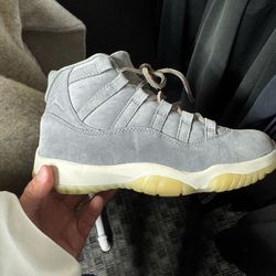 Jordan 11 Pinnacle (great condition)