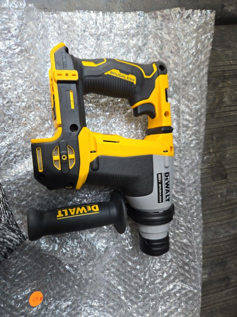 DEWALT 20VMAX BRUSHLESS 5/8" (16MM) SDS PLUS ROTARY HAMMER NEW (TOOL ONLY) PRICE IS FIRM