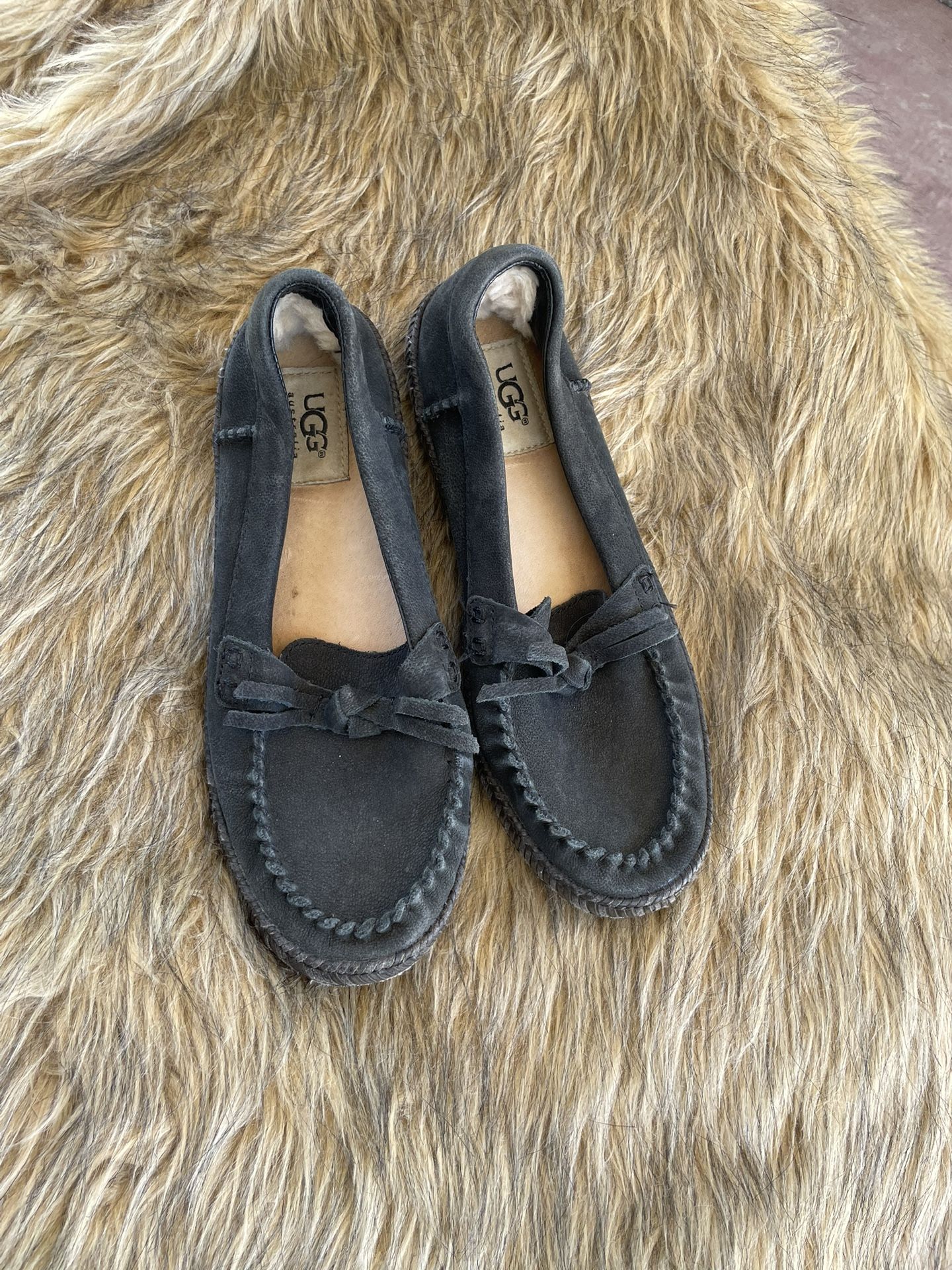 UGG