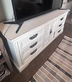 Farmhouse 9 drawer dresser