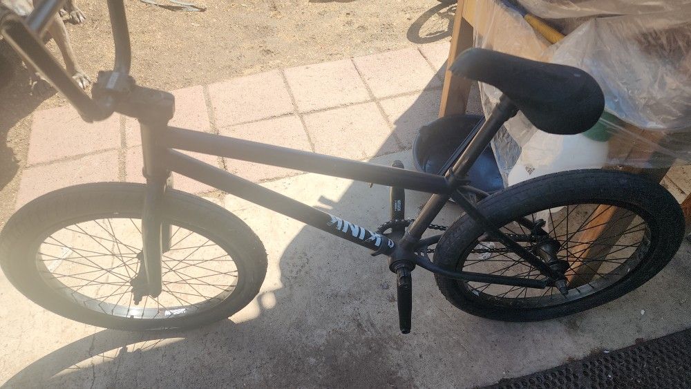 KINK MISSION BMX BIKE...20"