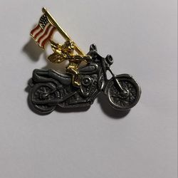 Motorcycle Biker Pin Brooch With Angel Holding American Flag Hat Lapel Pin 1.5"