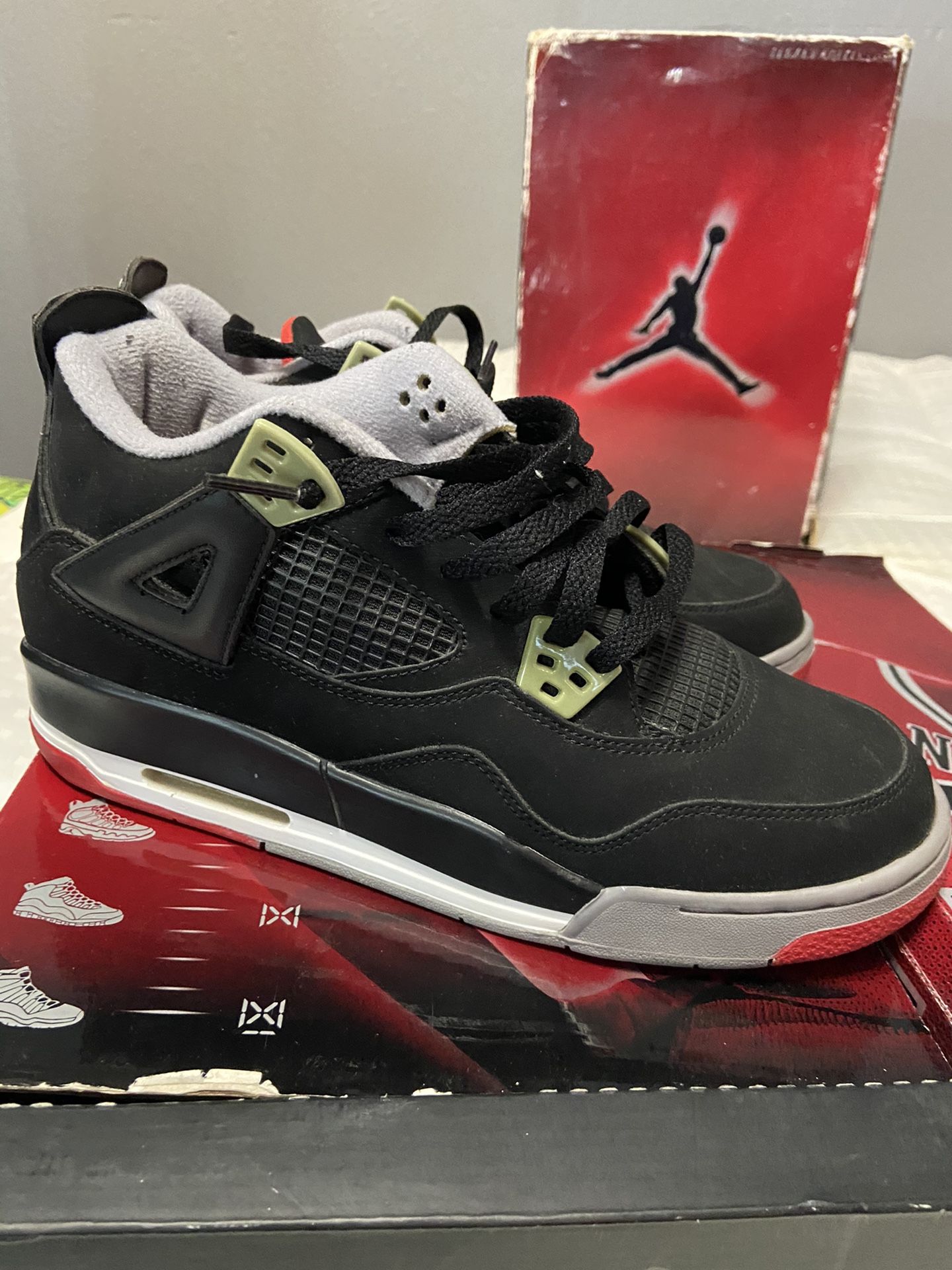 NIKE size 7 Jordan