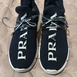 Tenis Prada En Muy Buenas Condiciones