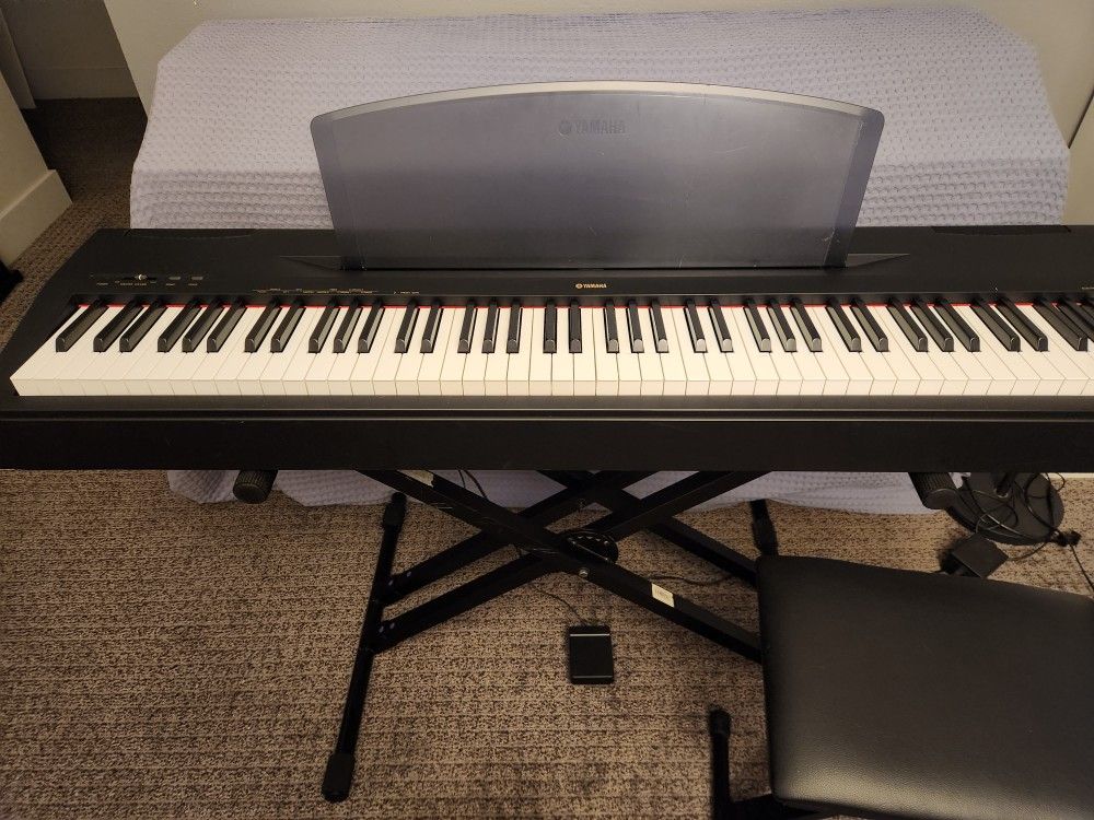 Yamaha P-60 digital piano/piano/keyboard