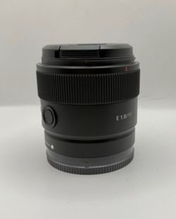 Sony 11mm f/1.8 E APS-C Lens