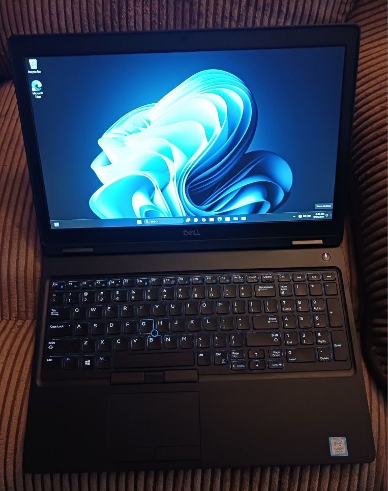 Dell Latitude 16 Inch Laptop Intel Core i7 8650u 16 GB RAM 500 GB