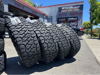 275-70-17 Toyo Tires 1250$ installed get free alignment