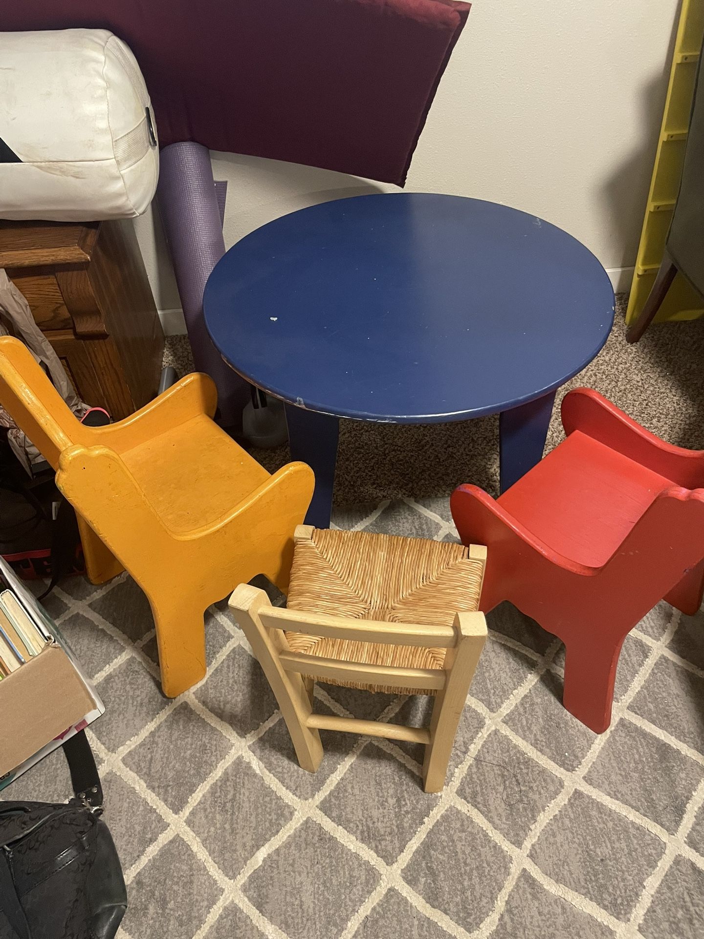 Kids Table With 3 Chairs