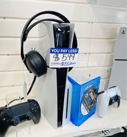 PS5 Slim Disc with 2 controllers + COD BO6 game + Headphone + cables