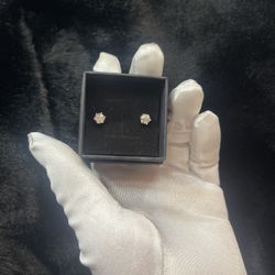 Earrings-VVS1 clarity-0.5 carat-Moissanite -stunning Shine