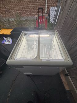 Ice cream cooler