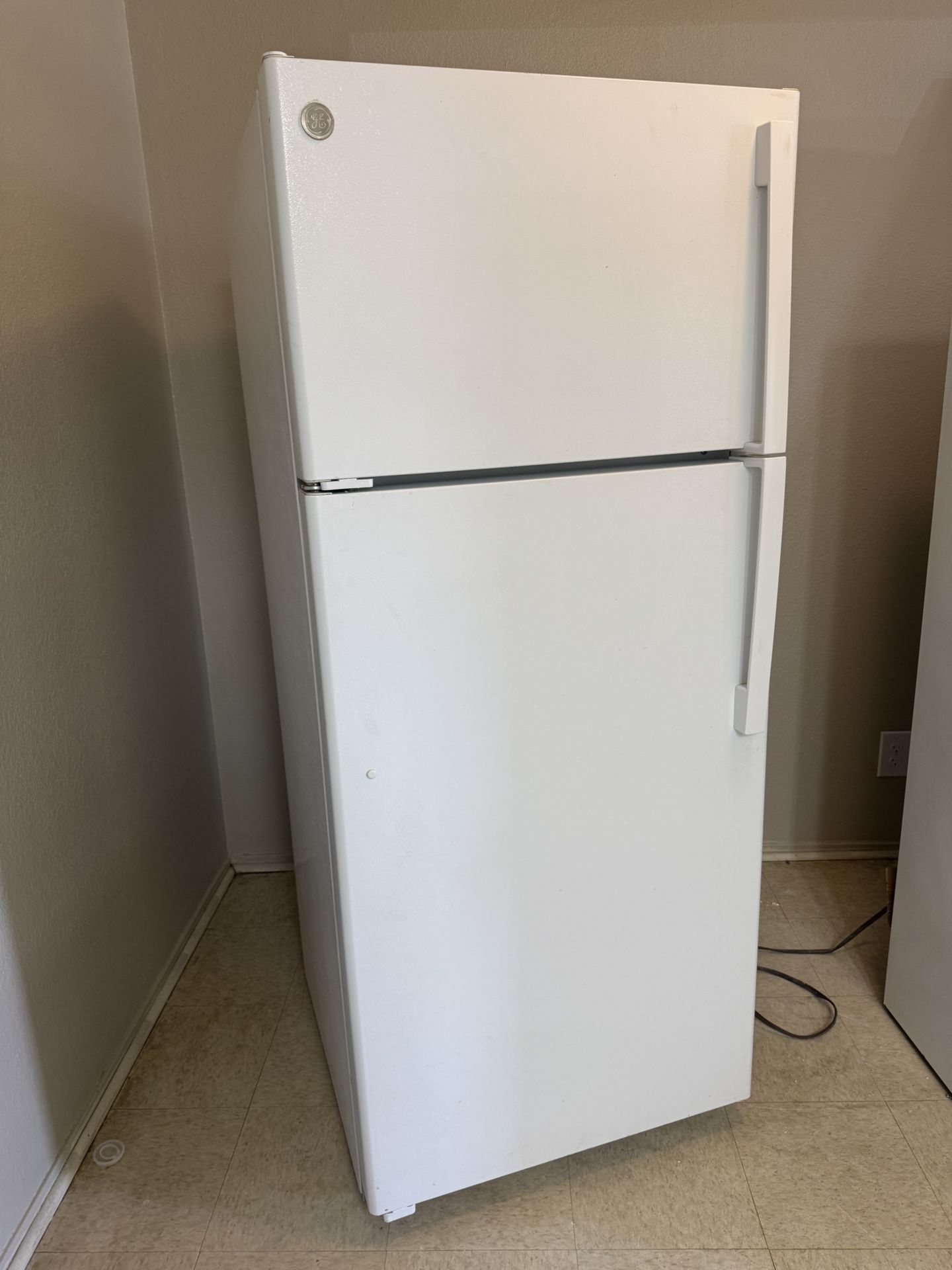GE Refrigerator