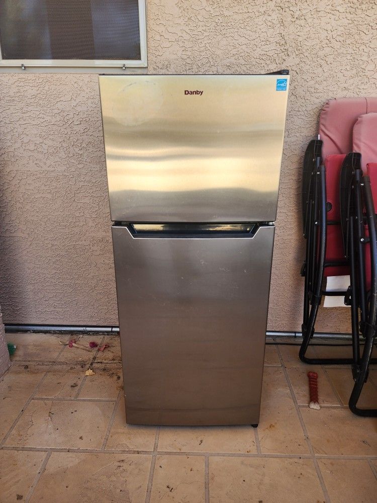 Mini Fridge With Freezer