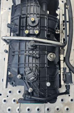 5.3 6.0 6.2 Chevy Gm Intake Manifold With Injectors 