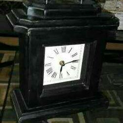 Mantel/Tabletop clock! Black and made of heavy wood! 