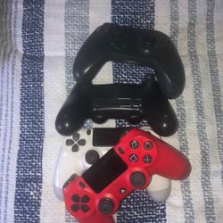 PS4 and Xbox one controllers