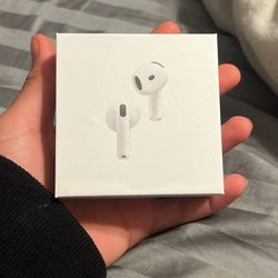 Sealed Air Pods Pro 4