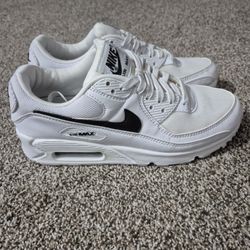 Women's Nike Airmax - Size 8